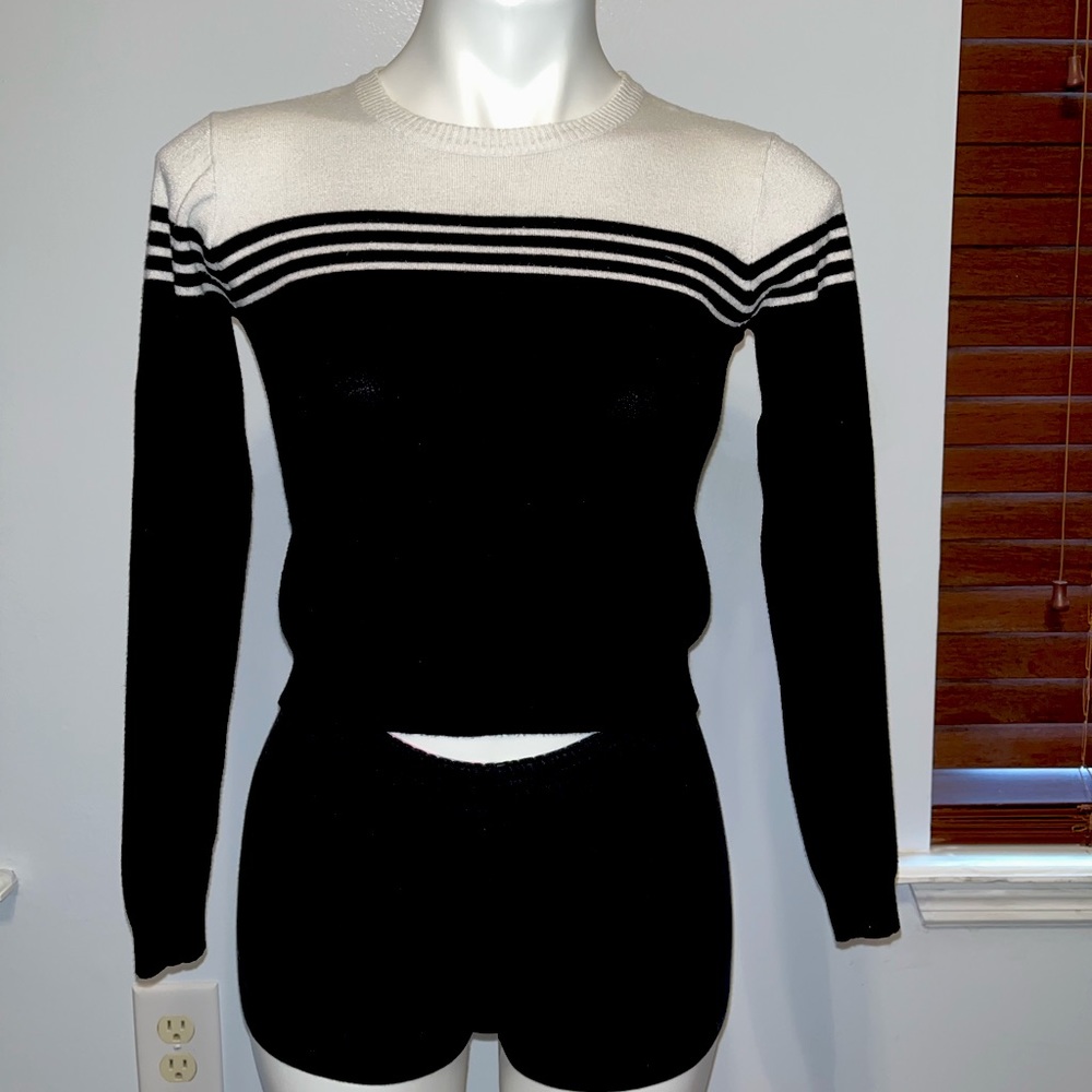 Brandy Melville long sleeve crop top